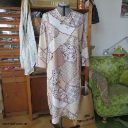 T Shirt Kleid mit Kiribame...