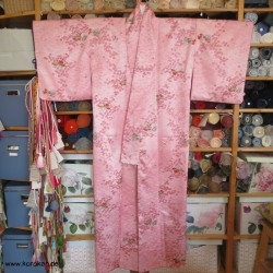 Kimono rosa klassische Motive