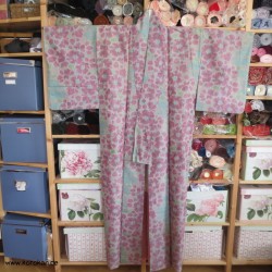 Kasuri Blüten Tsumugi Kimono